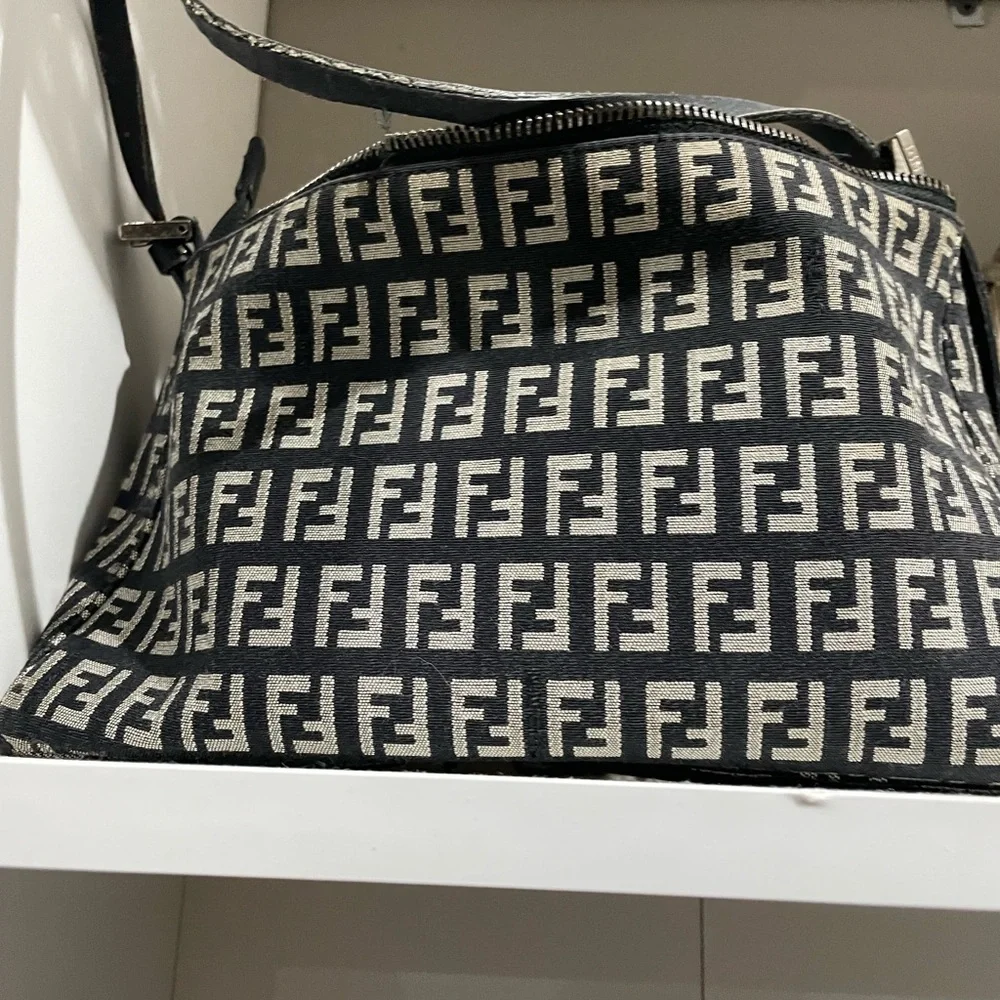 Fendi - Picture 1 of 7